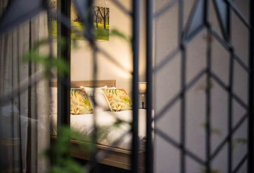 デラックススタジオ, The Wellington Bed And Breakfast