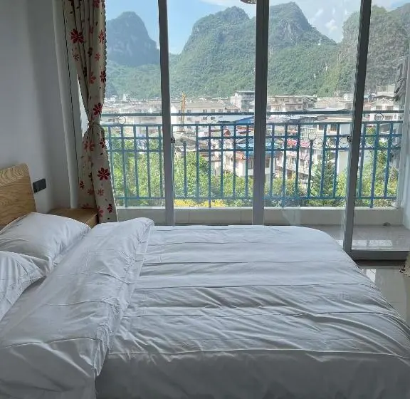 バルコニー付きスタンダードルーム, Yangshuo Singing River Climbers House 阳朔八月客栈 原江缘攀岩客栈