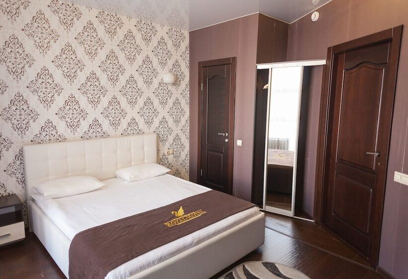 غرفة قياسية, Royal