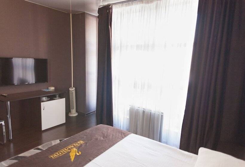 غرفة قياسية, Royal