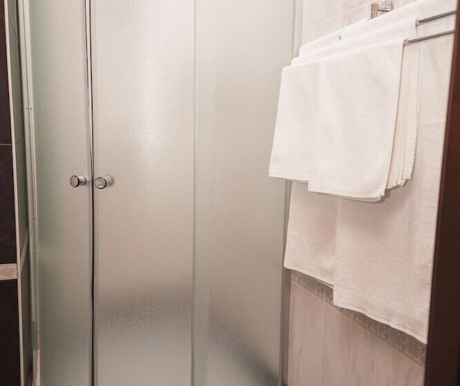 غرفة قياسية, Royal