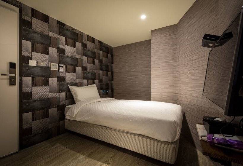 اتاق استاندارد یک نفره, The Cole