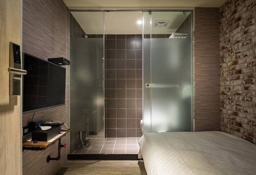 اتاق استاندارد یک نفره, The Cole