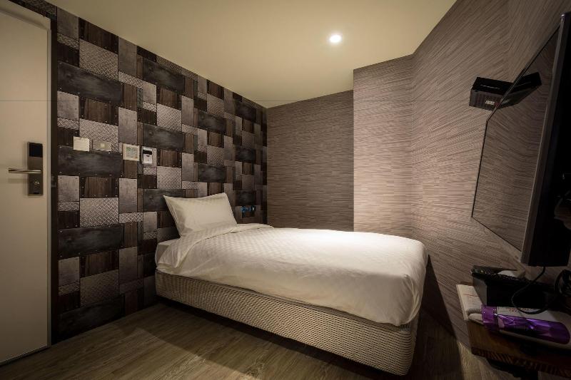 اتاق استاندارد یک نفره, The Cole