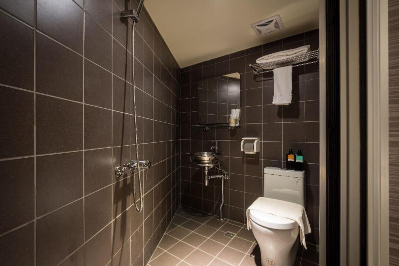 اتاق استاندارد یک نفره, The Cole