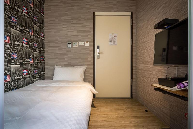 اتاق استاندارد یک نفره, The Cole