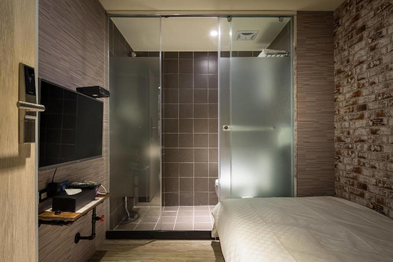 اتاق استاندارد یک نفره, The Cole