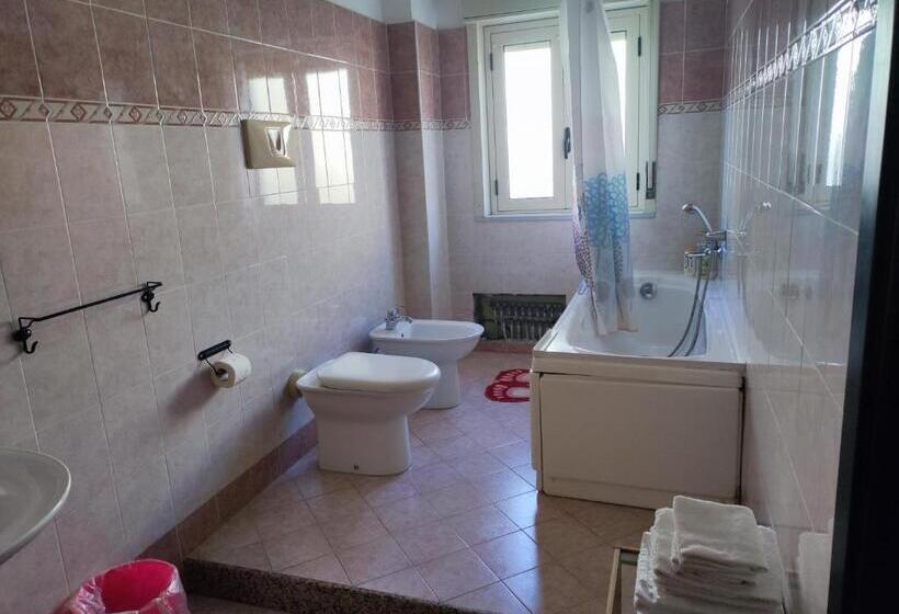 חדר סטנדרט לארבעה, Bed And Breakfast Oasi