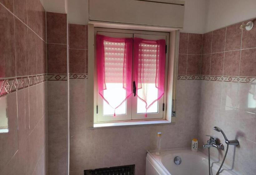 חדר סטנדרט לארבעה, Bed And Breakfast Oasi