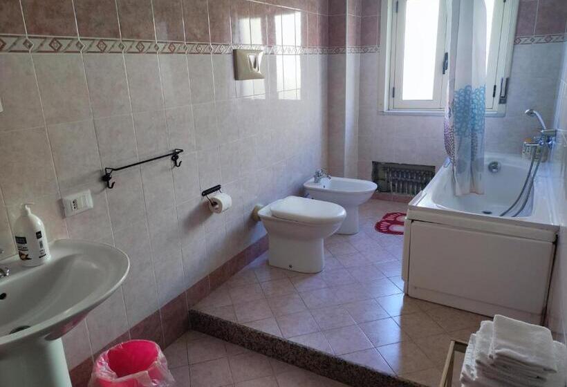 חדר סטנדרט לארבעה, Bed And Breakfast Oasi