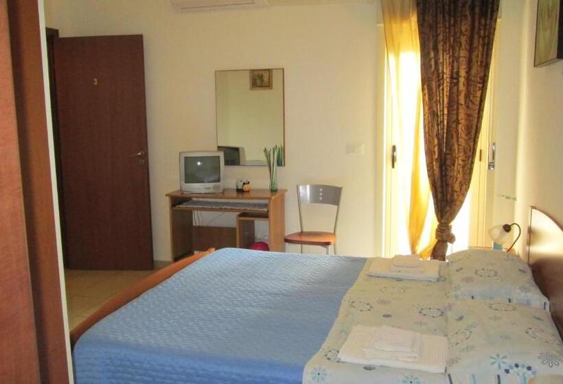 חדר סטנדרט לארבעה נוף לים, Bed And Breakfast Oasi