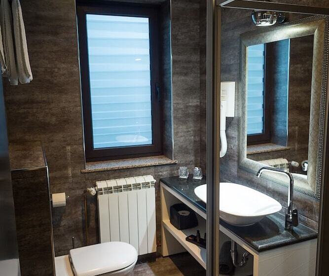 اتاق لوکس, Log In Rooms