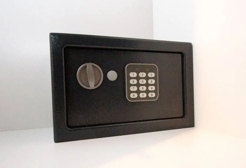 اتاق لوکس, Log In Rooms