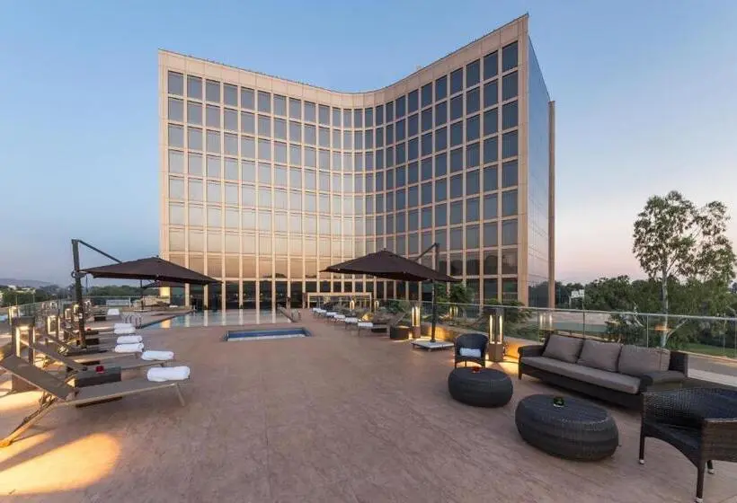 اتاق استاندارد با چشمانداز استخر, Radisson Collection Hotel Bamako