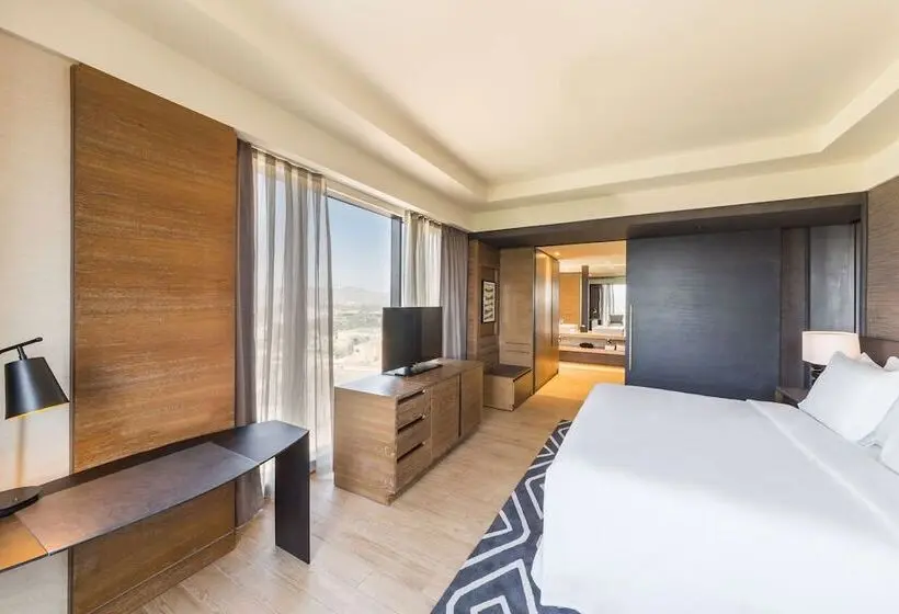 سوییت جونیور با چشمانداز استخر, Radisson Collection Hotel Bamako