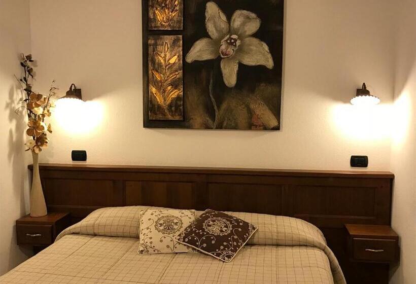 اتاق استاندارد با بالکن, Agriturismo Verger Plein Soleil