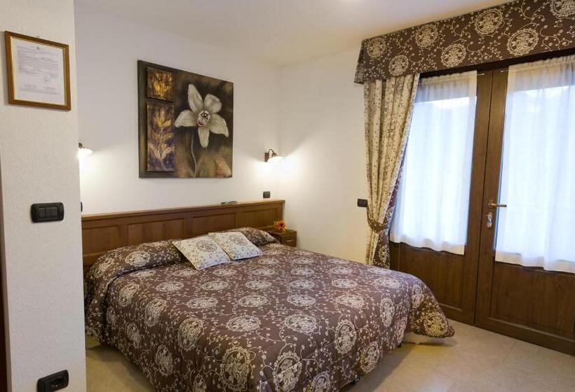 غرفة قياسية مزوَّدة بشُرفة, Agriturismo Verger Plein Soleil