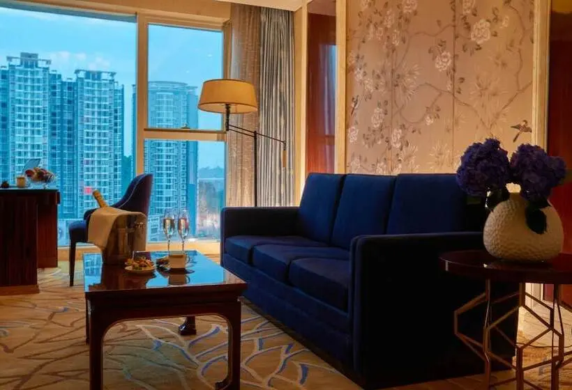 デラックススイート, Hualuxe Leshan, An Ihg
