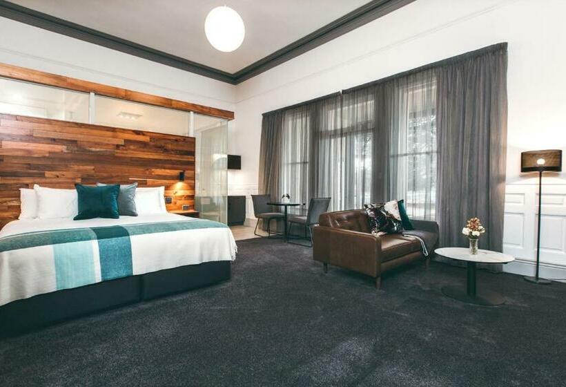 غرفة قياسية سرير ملكى, Maylands Lodge