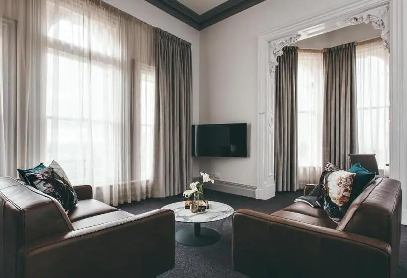 プレミアムスイート, Maylands Lodge