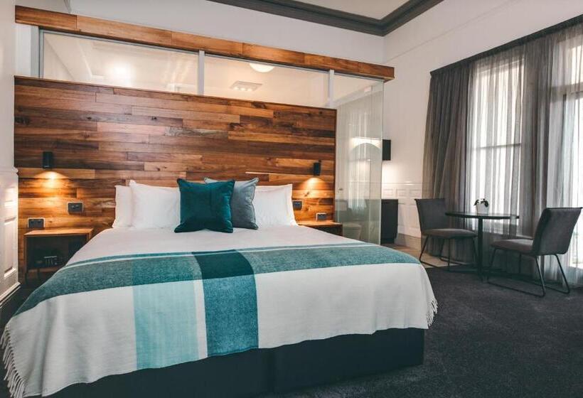 غرفة قياسية سرير ملكى, Maylands Lodge