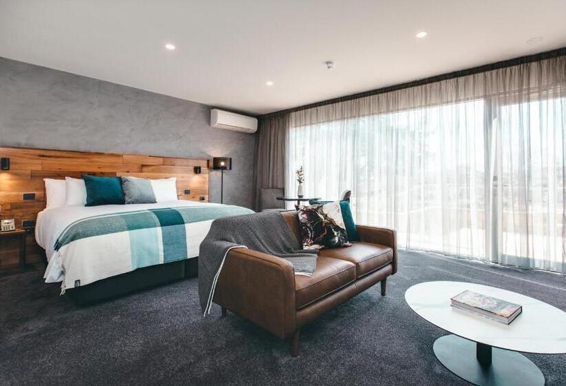 스탠다드 스튜디오, Maylands Lodge