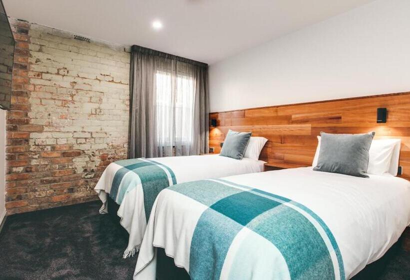 스탠다드 스튜디오, Maylands Lodge