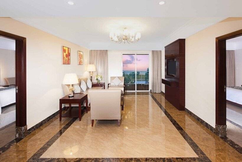 2 Bedrooms Suite Sea View, Wyndham Garden Wenchang Nanguo