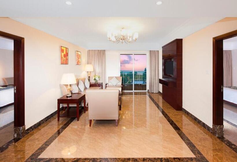 2 Bedrooms Suite Sea View, Wyndham Garden Wenchang Nanguo