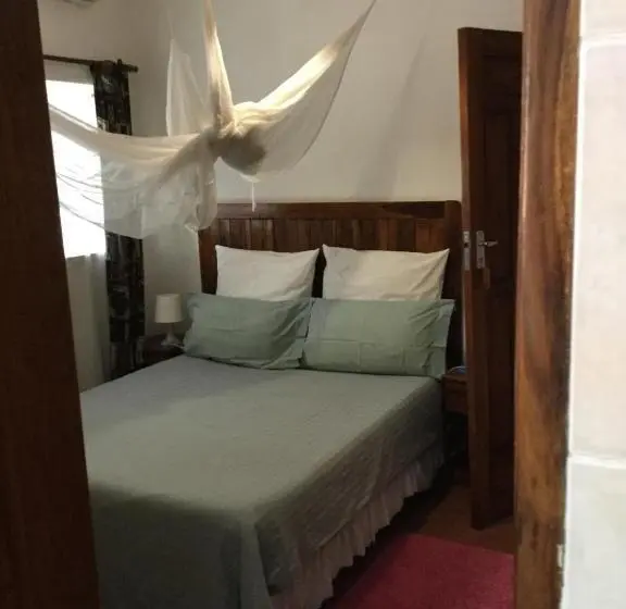 اتاق اکونومی, Tabonina Guesthouse