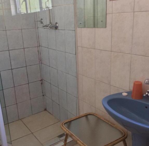 اتاق اکونومی, Tabonina Guesthouse