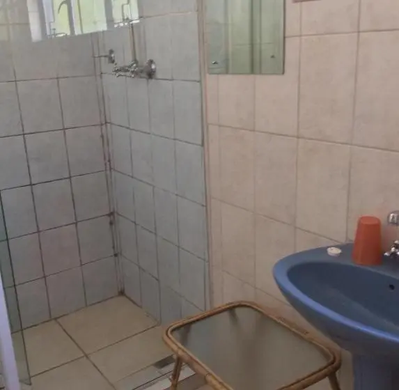 اتاق اکونومی, Tabonina Guesthouse
