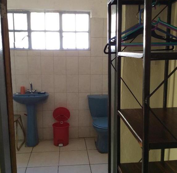 اتاق اکونومی, Tabonina Guesthouse