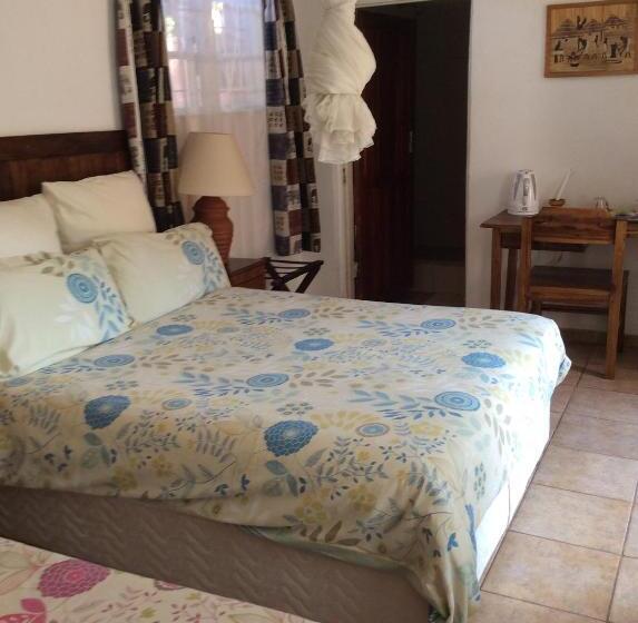 اتاق لوکس خانوادگی, Tabonina Guesthouse