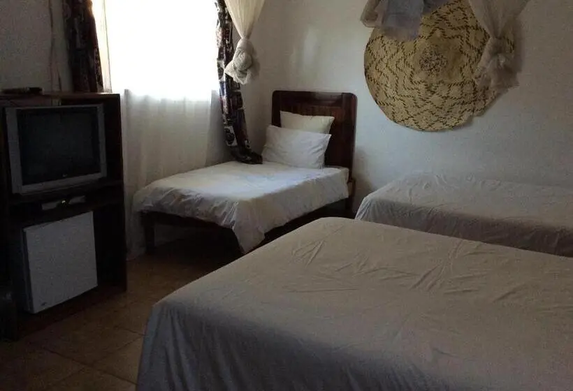 اتاق لوکس خانوادگی, Tabonina Guesthouse