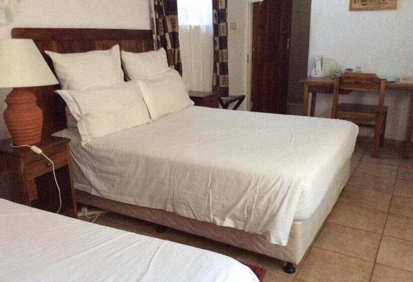 اتاق لوکس خانوادگی, Tabonina Guesthouse