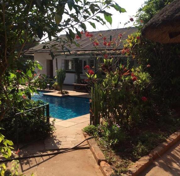 اتاق لوکس خانوادگی, Tabonina Guesthouse