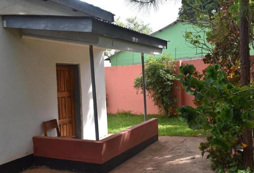 اتاق لوکس خانوادگی, Tabonina Guesthouse