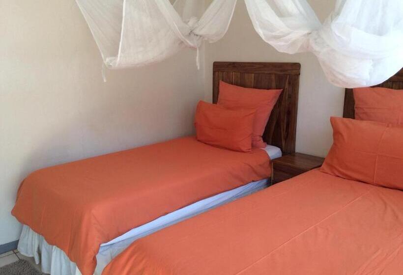 سوییت خانوادگی, Tabonina Guesthouse