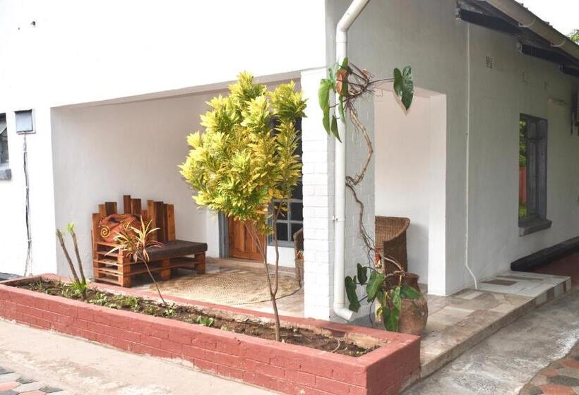 اتاق استاندارد با سرویس بهداشتی مشترک, Tabonina Guesthouse