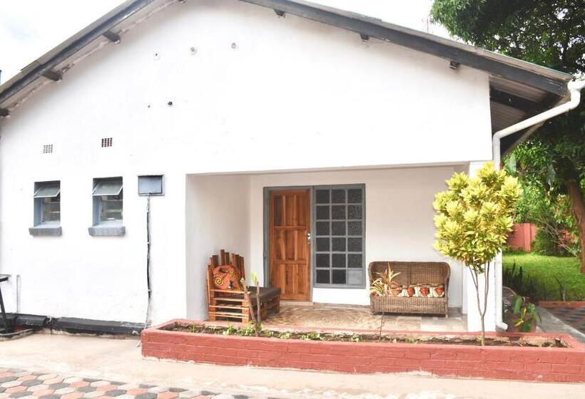 اتاق استاندارد با سرویس بهداشتی مشترک, Tabonina Guesthouse