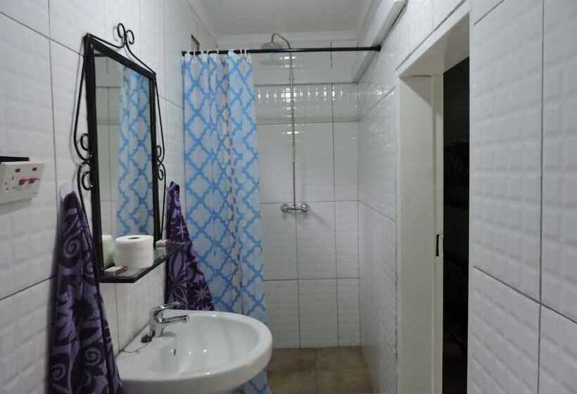 اتاق استاندارد, Café Zambezi House Of Africa Hostel