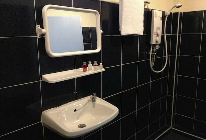 بنجلو عائلى, Areeya Resort