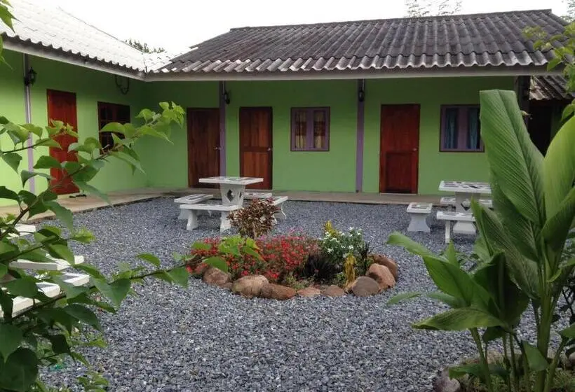 スタンダード４人部屋, Areeya Resort