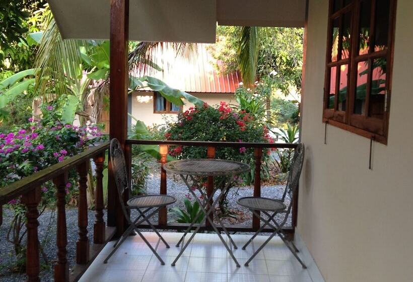 بنجلو سوبيريور, Areeya Resort