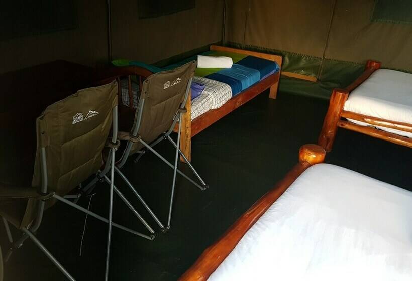 چادر با خدمات رفاهی استاندارد, Hawk S Eye Lodge Bunyonyi