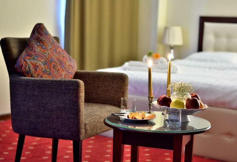 اتاق استاندارد یک نفره, Shumon