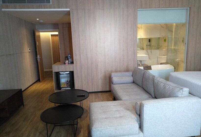 Полулюкс, The Zuri Hotel Palembang