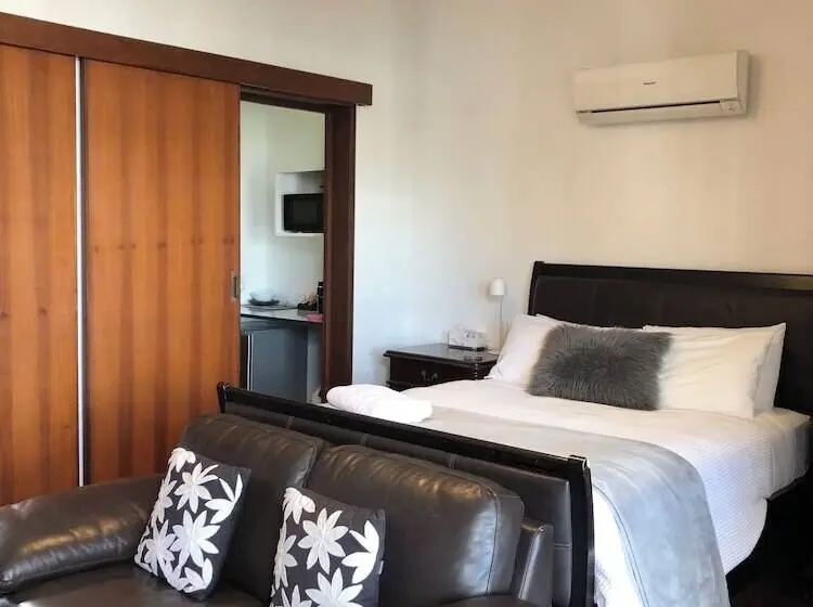 Deluxe-studio, Fairway Manor Accomodation