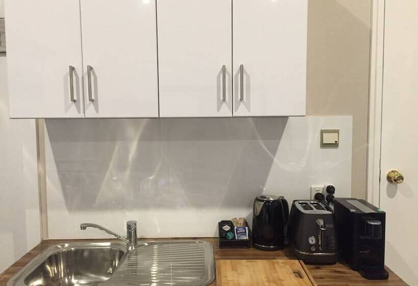 디럭스 스튜디오, Fairway Manor Accomodation
